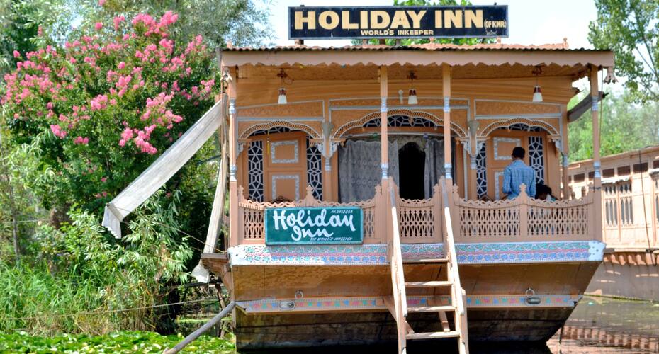 Holiday Inn Houseboat, Srinagar 3